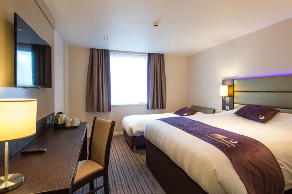 Premier Inn York North Hotel 3*