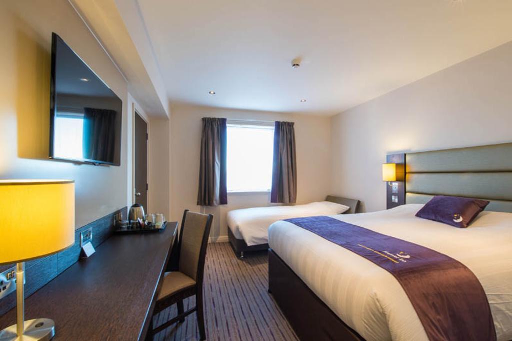 Premier Inn York North Hotel 3*